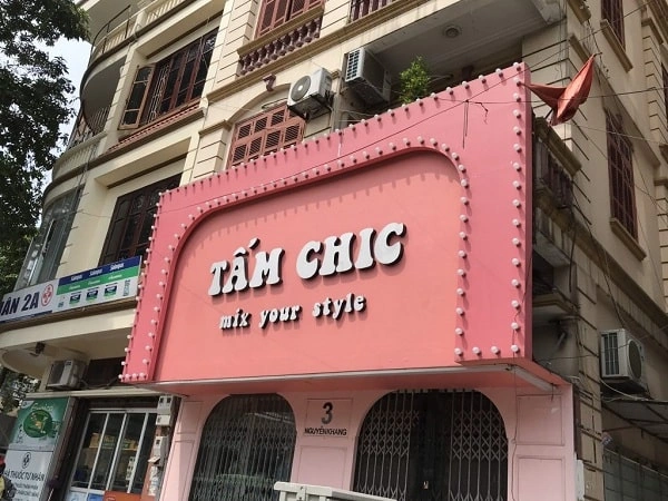 Biển quảng cáo shop quần áo trẻ em lung linh đốn tim khách hàng