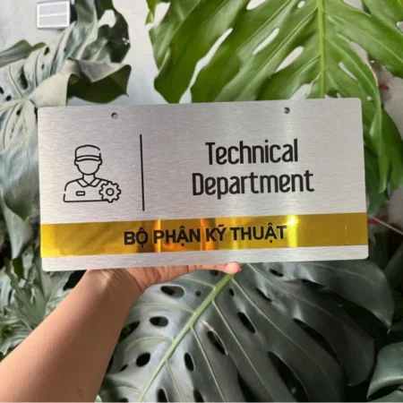 BIỂN SỐ PHÒNG DECOR mẫu treo hoặc dán tường, Nền Alcorest xước. Nội dung in UV. Bền, đẹp, sang trọng – BSP-PMV106